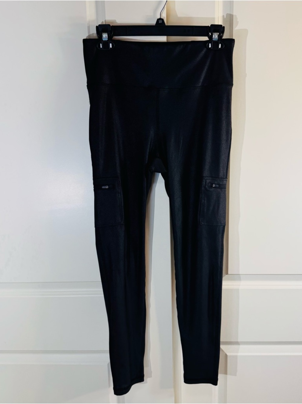 Mono B Black OG Foil Active Leggings with Zippered Cargo Pockets Large